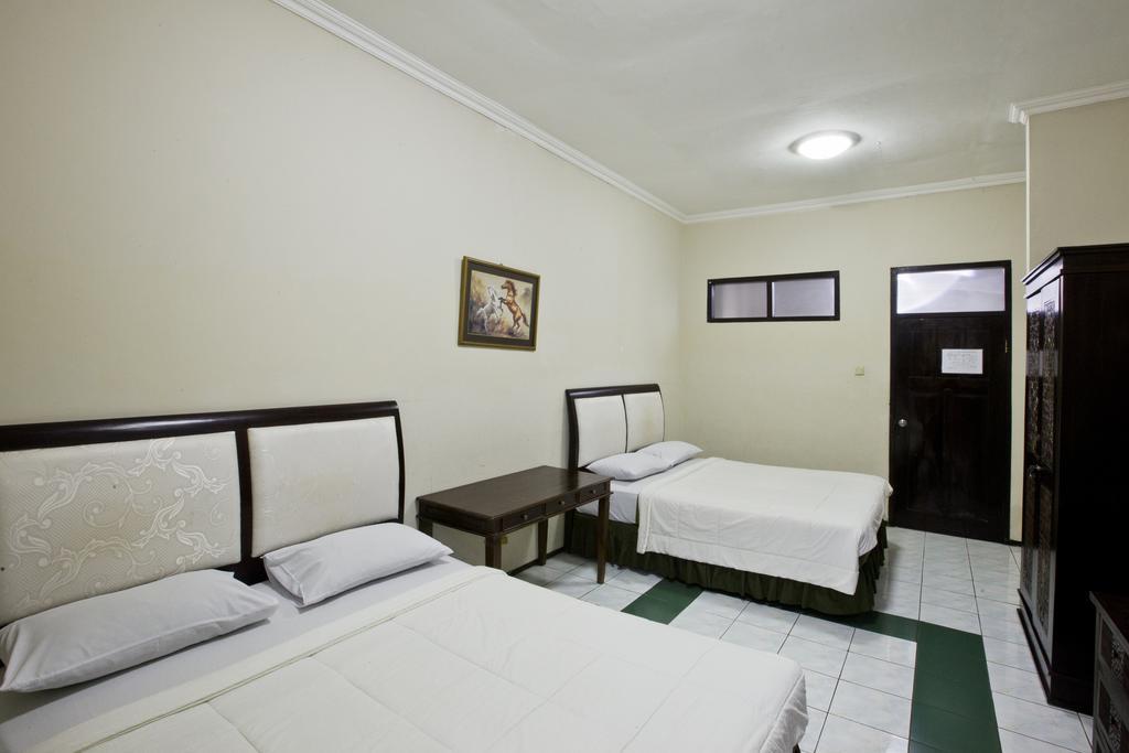 Hotel Galuh Anindita Yogyakarta Extérieur photo